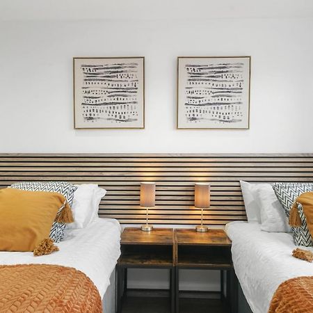Modern Bungalow In Maidstone Sleeps 5 With Free Parking Zewnętrze zdjęcie