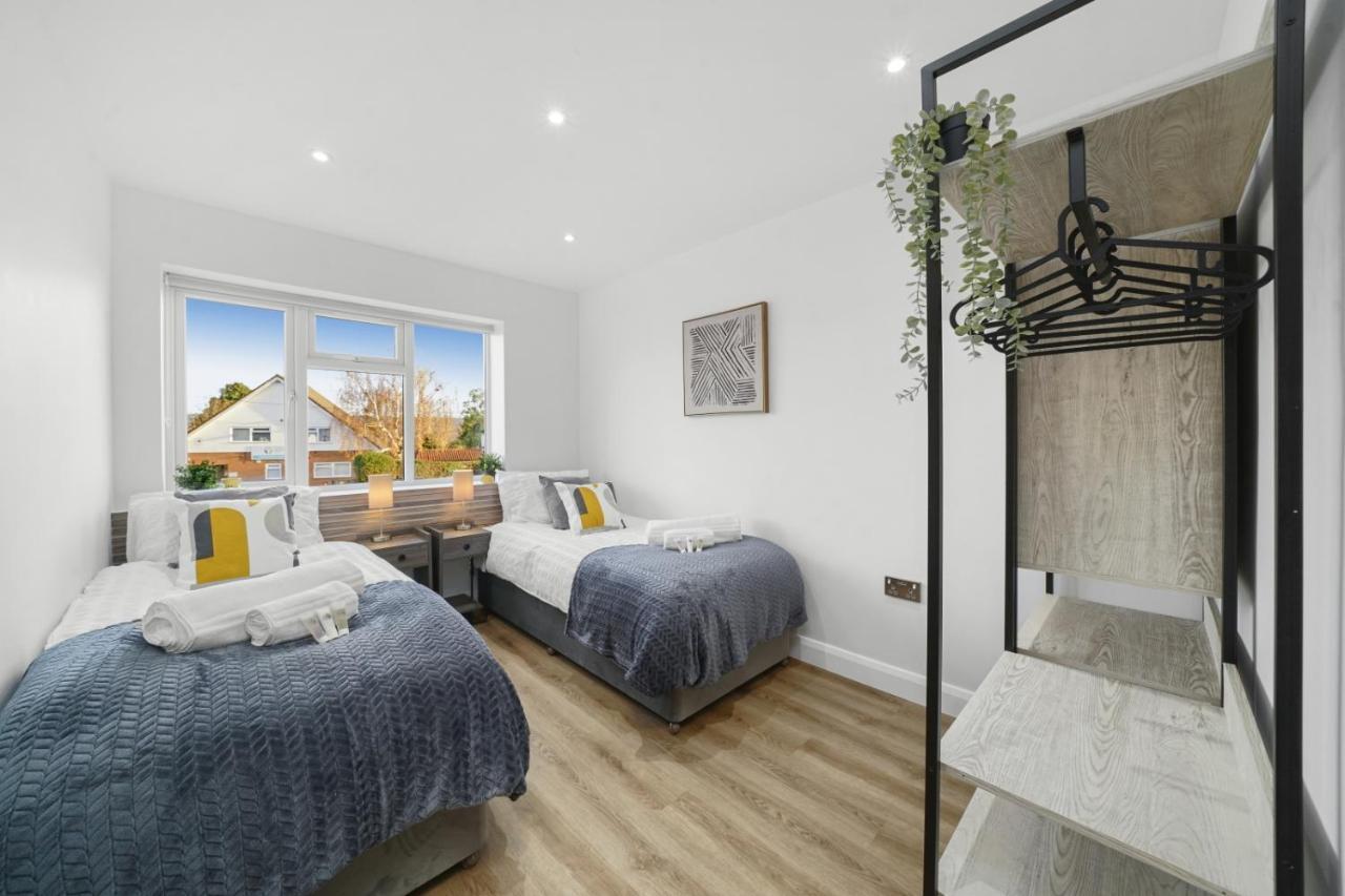 Modern Bungalow In Maidstone Sleeps 5 With Free Parking Zewnętrze zdjęcie