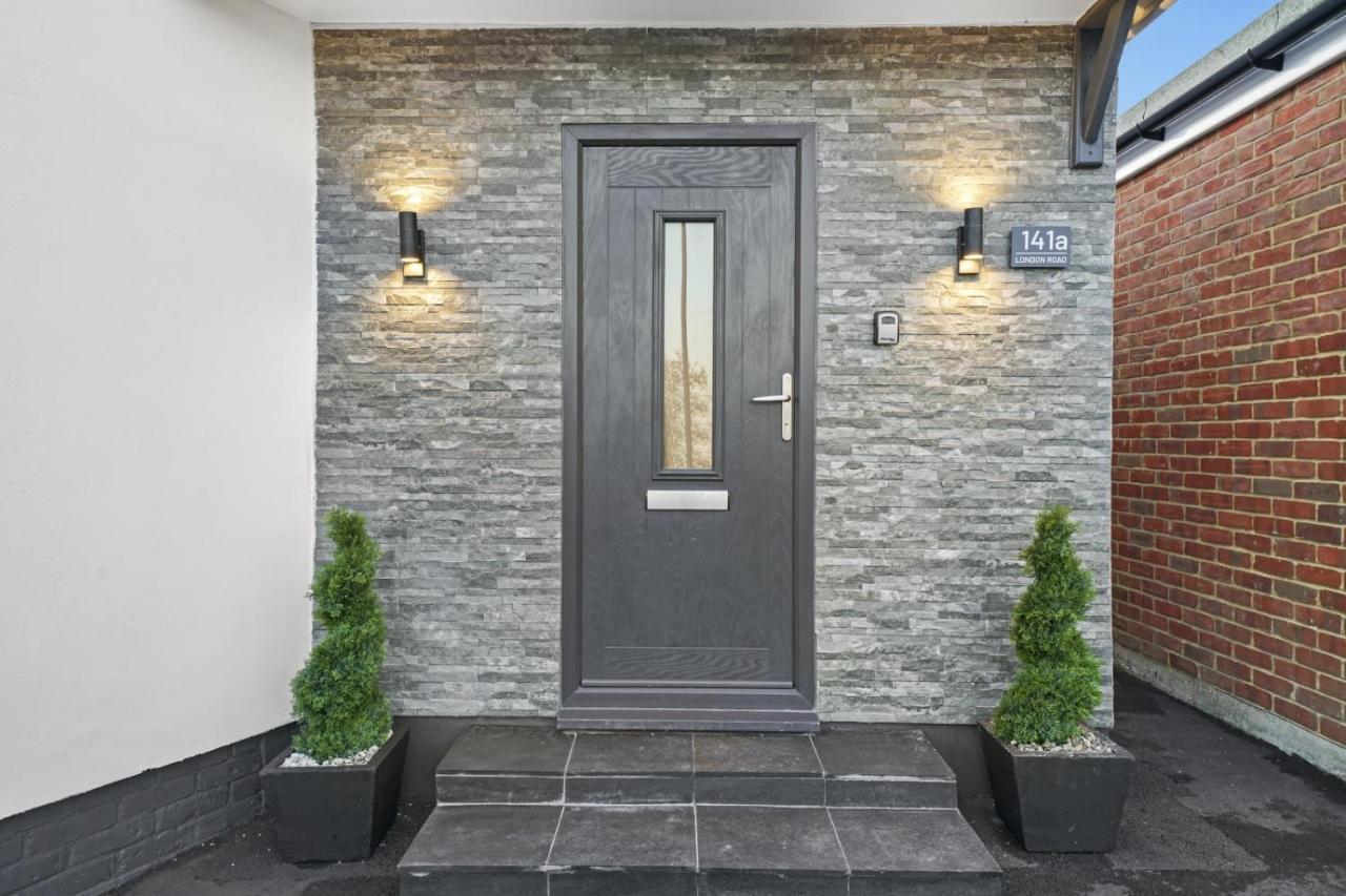 Modern Bungalow In Maidstone Sleeps 5 With Free Parking Zewnętrze zdjęcie