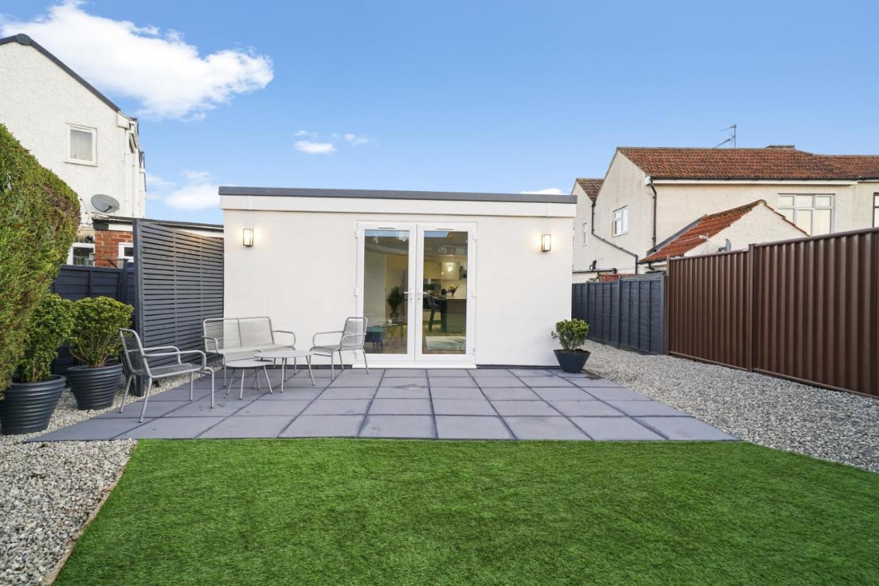 Modern Bungalow In Maidstone Sleeps 5 With Free Parking Zewnętrze zdjęcie