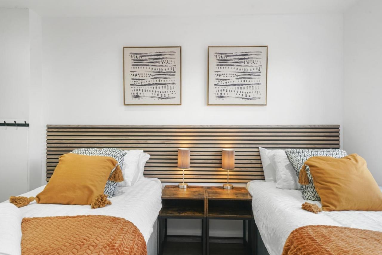 Modern Bungalow In Maidstone Sleeps 5 With Free Parking Zewnętrze zdjęcie